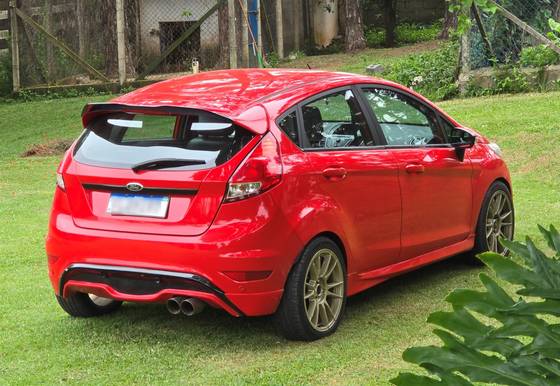 FORD FIESTA 1.6 TITANIUM HATCH 16V FLEX 4P POWERSHIFT FORD FIESTA 1.6 TITANIUM HATCH 16V FLEX 4P POWERSHIFT
